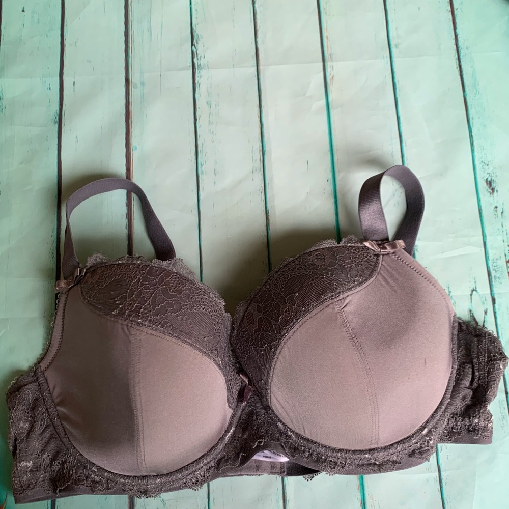 42DD Gray lace bra